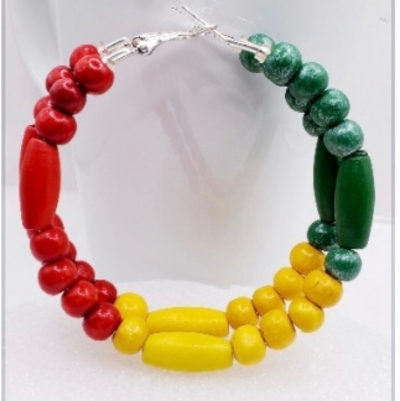Rasta hoop earrings, African earrings with wooden beads, large hoop earr… - Picture 2 of 4